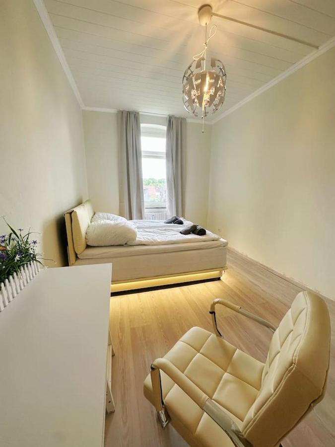 2 Schlafzimmer Waschenspuelmaschine Duisburg Exterior photo