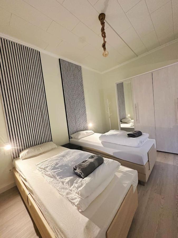 2 Schlafzimmer Waschenspuelmaschine Duisburg Exterior photo